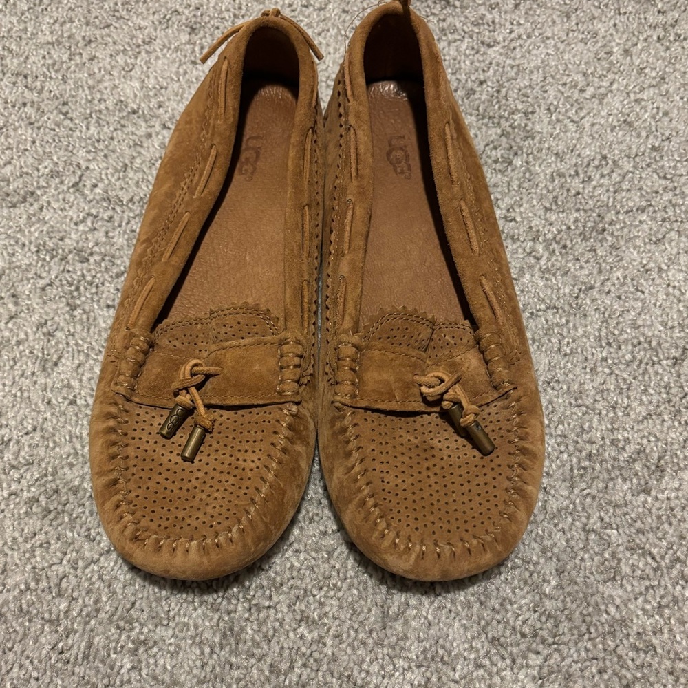 UGG Women's Chestnut Suede Moccasin Loafers Size 6.5 - Picture 1 of 10
